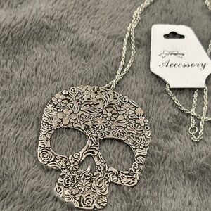 Floral Skull Pendant Necklace in Silver